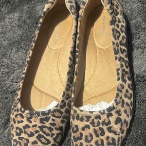 Easy Spirit Gabble Woman's Leopard shoe size 9.5M